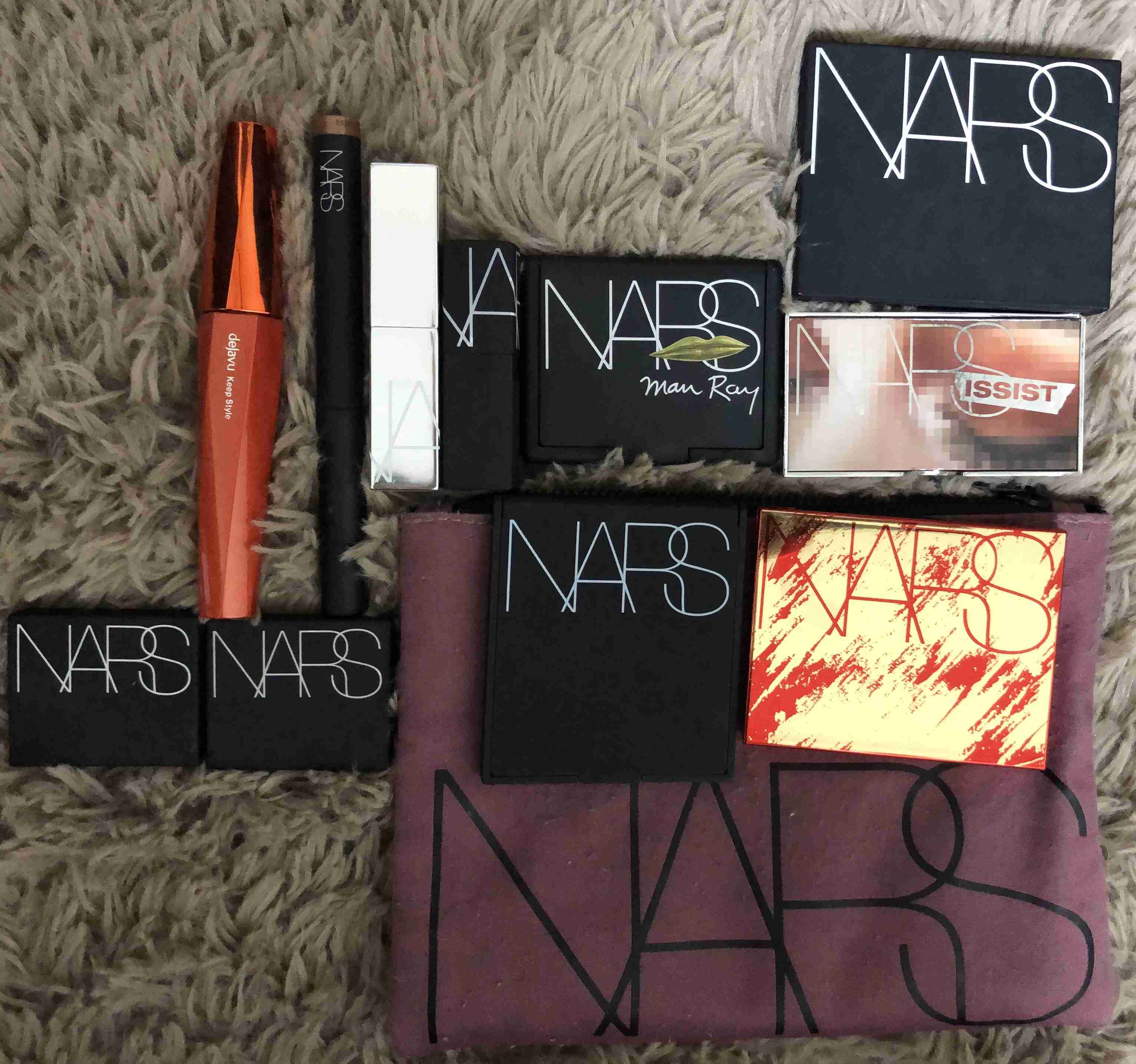 ポーチの中身を見せて下さい!