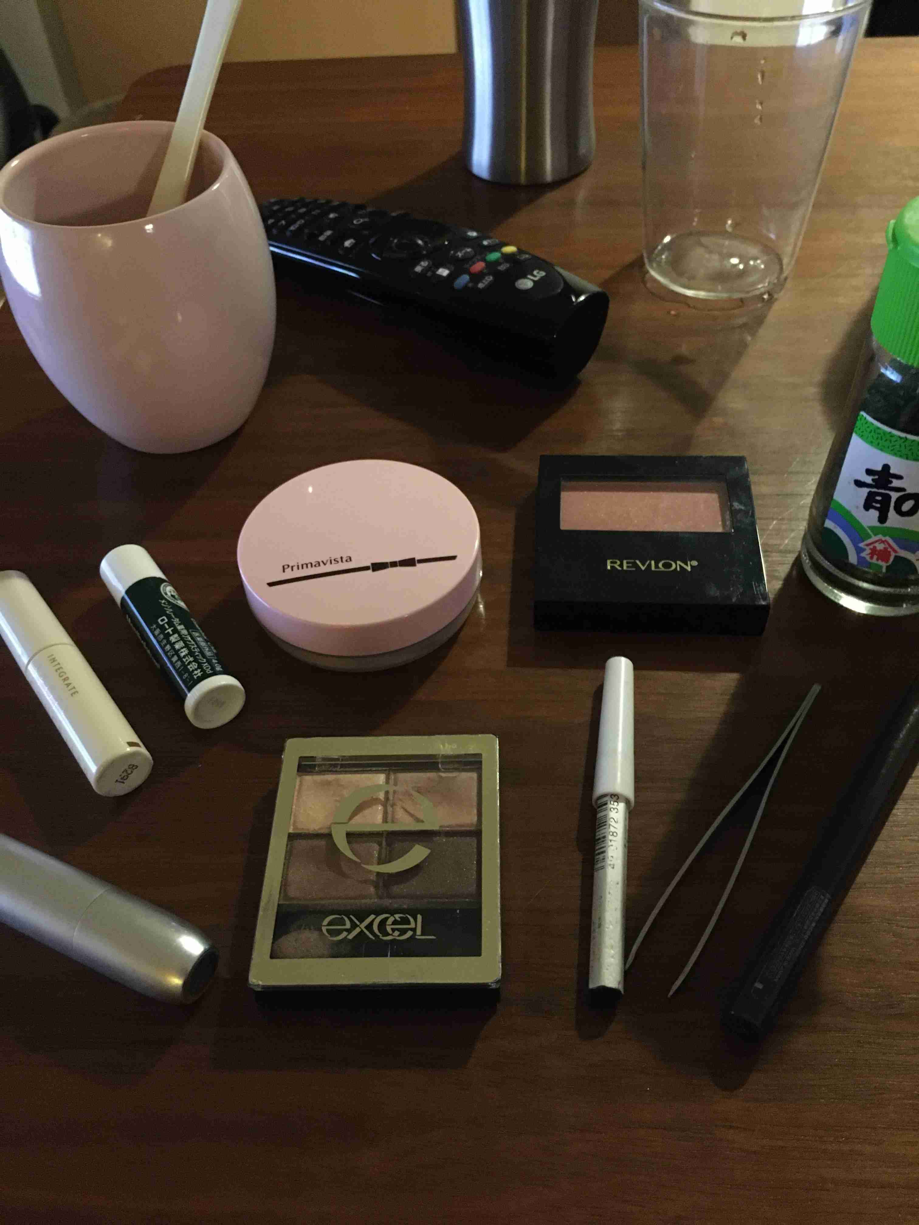 ポーチの中身を見せて下さい!