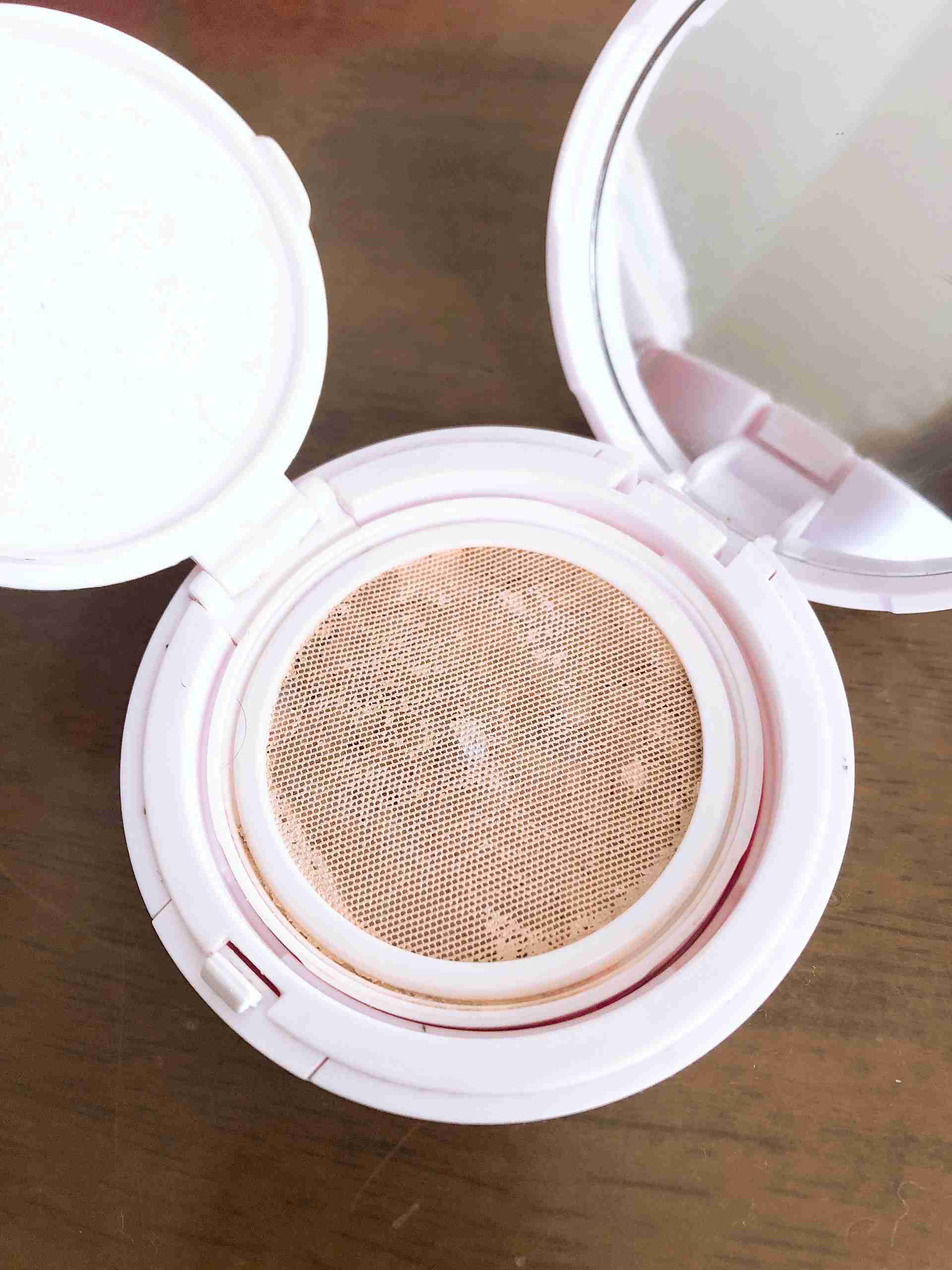 ポーチの中身を見せて下さい!