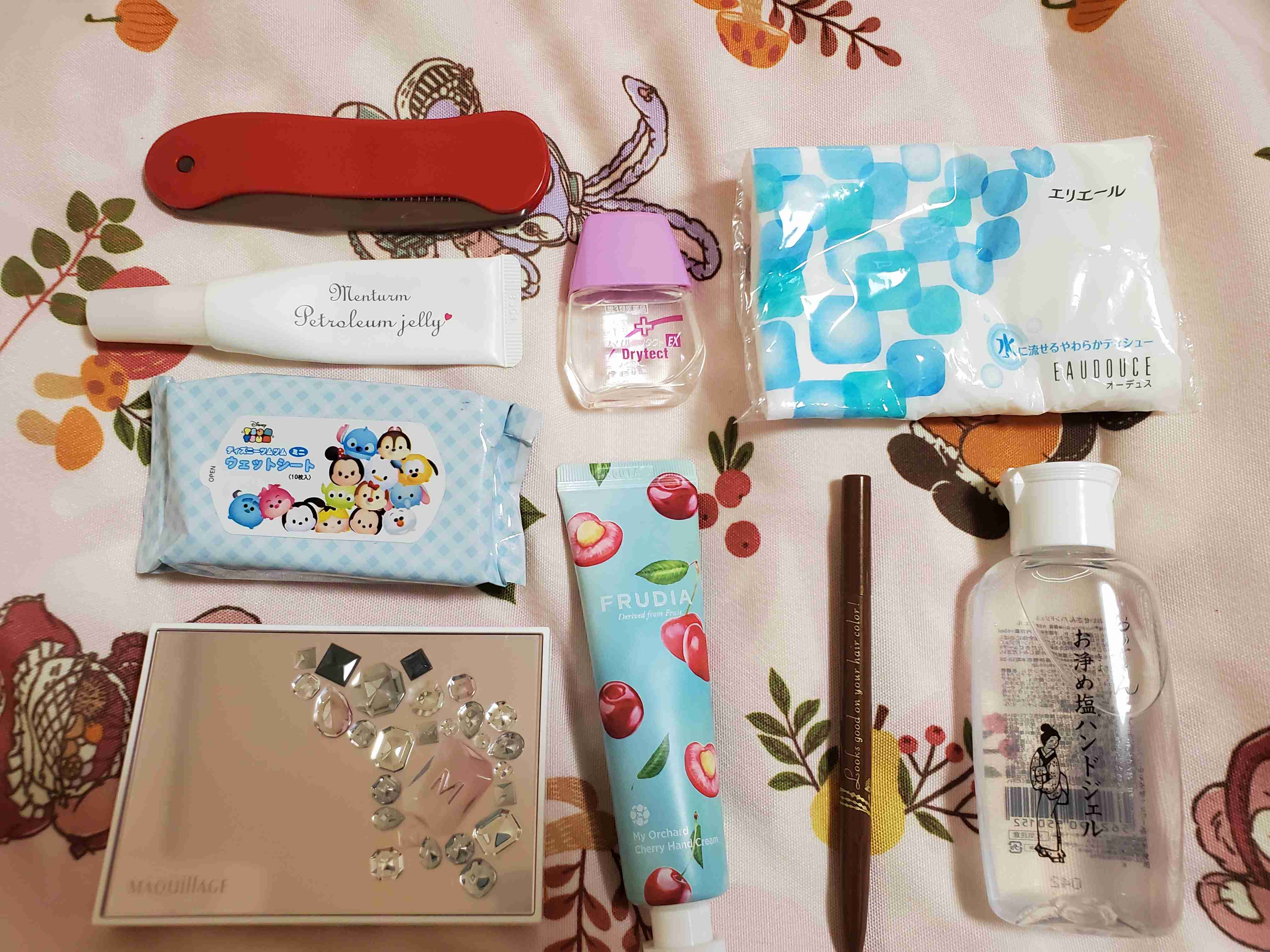 ポーチの中身を見せて下さい!