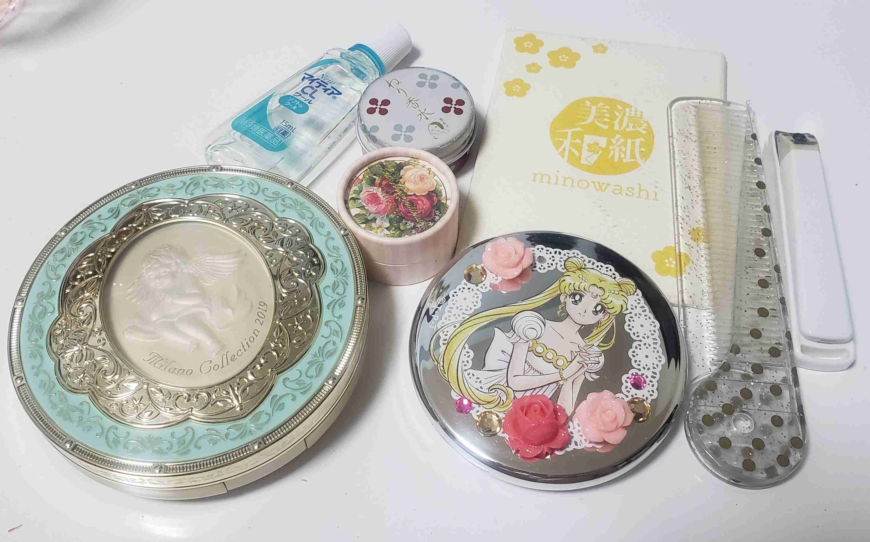 ポーチの中身を見せて下さい!