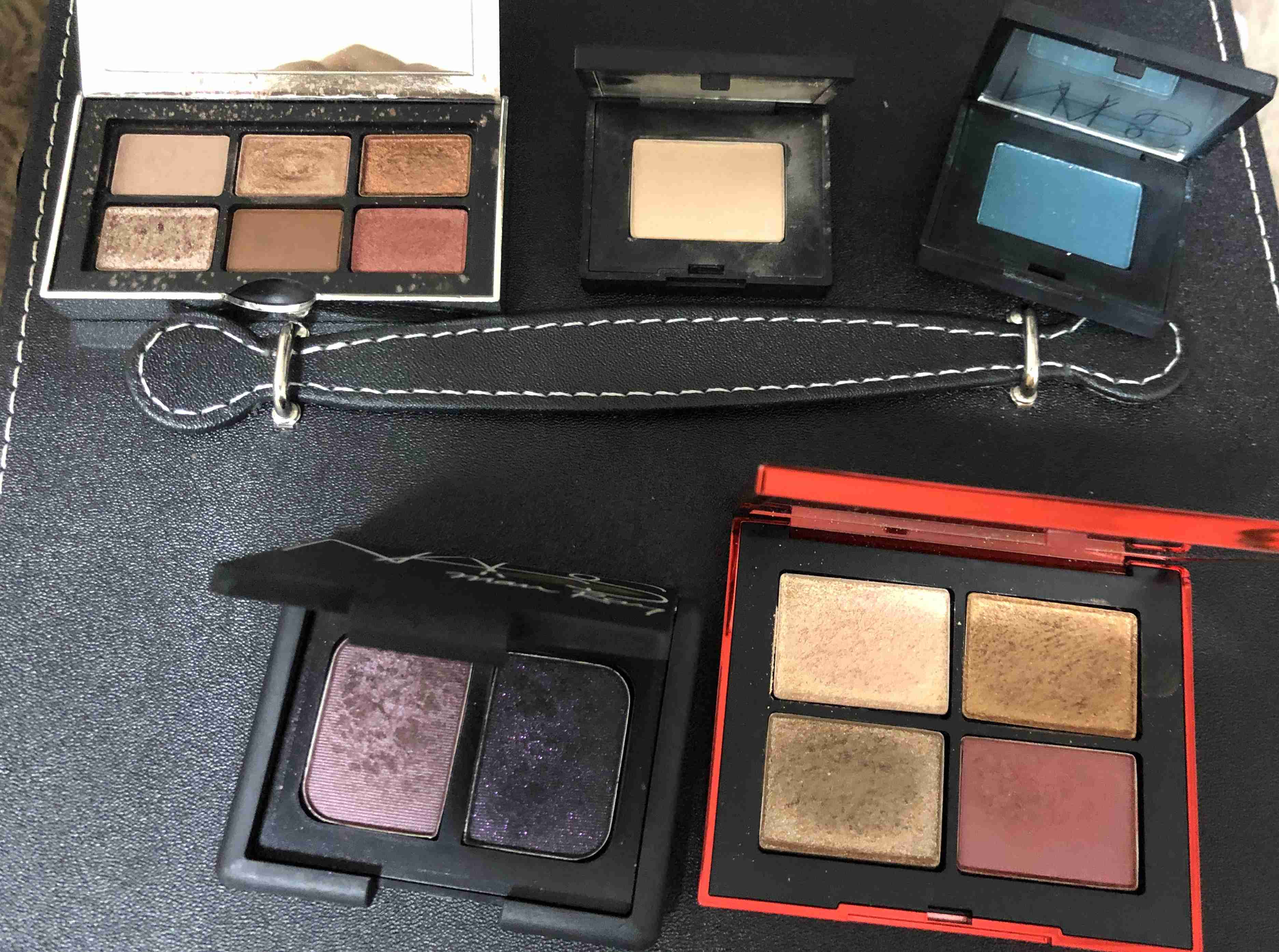 ポーチの中身を見せて下さい!