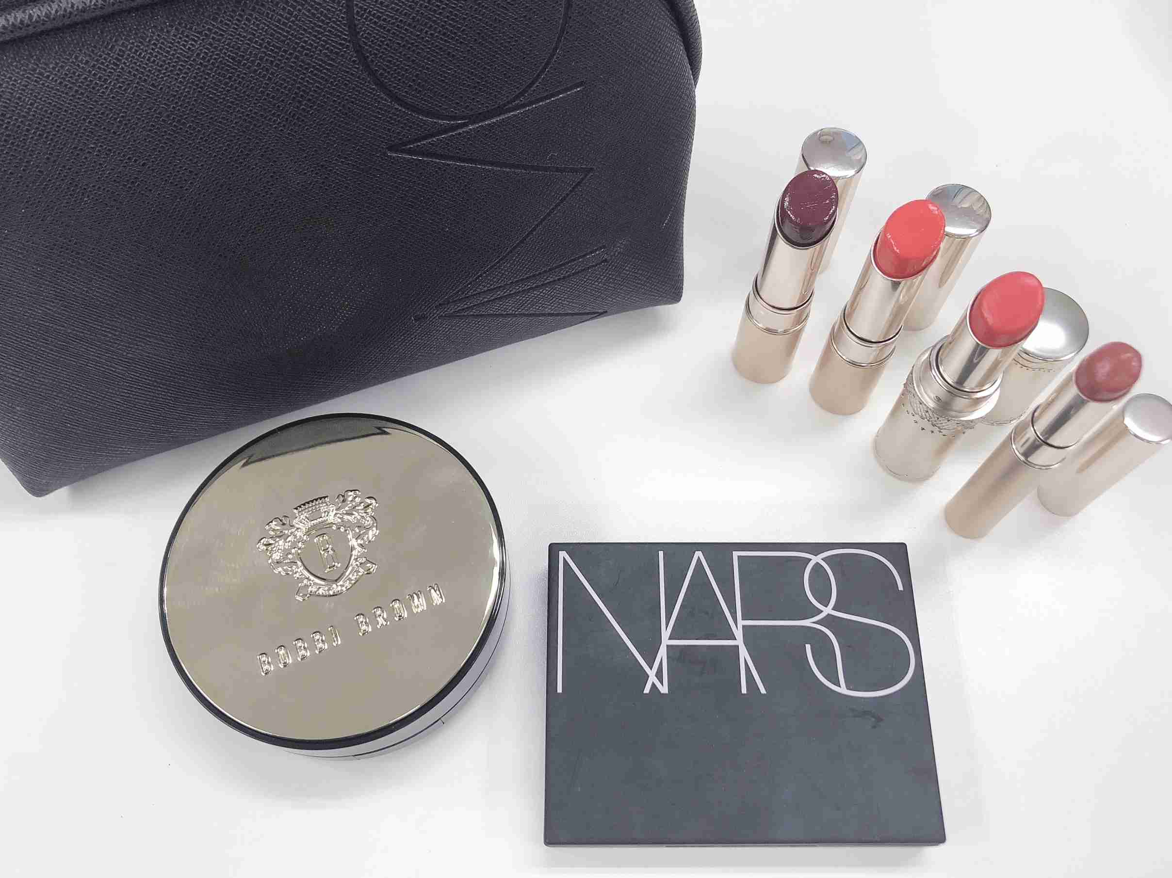 ポーチの中身を見せて下さい!