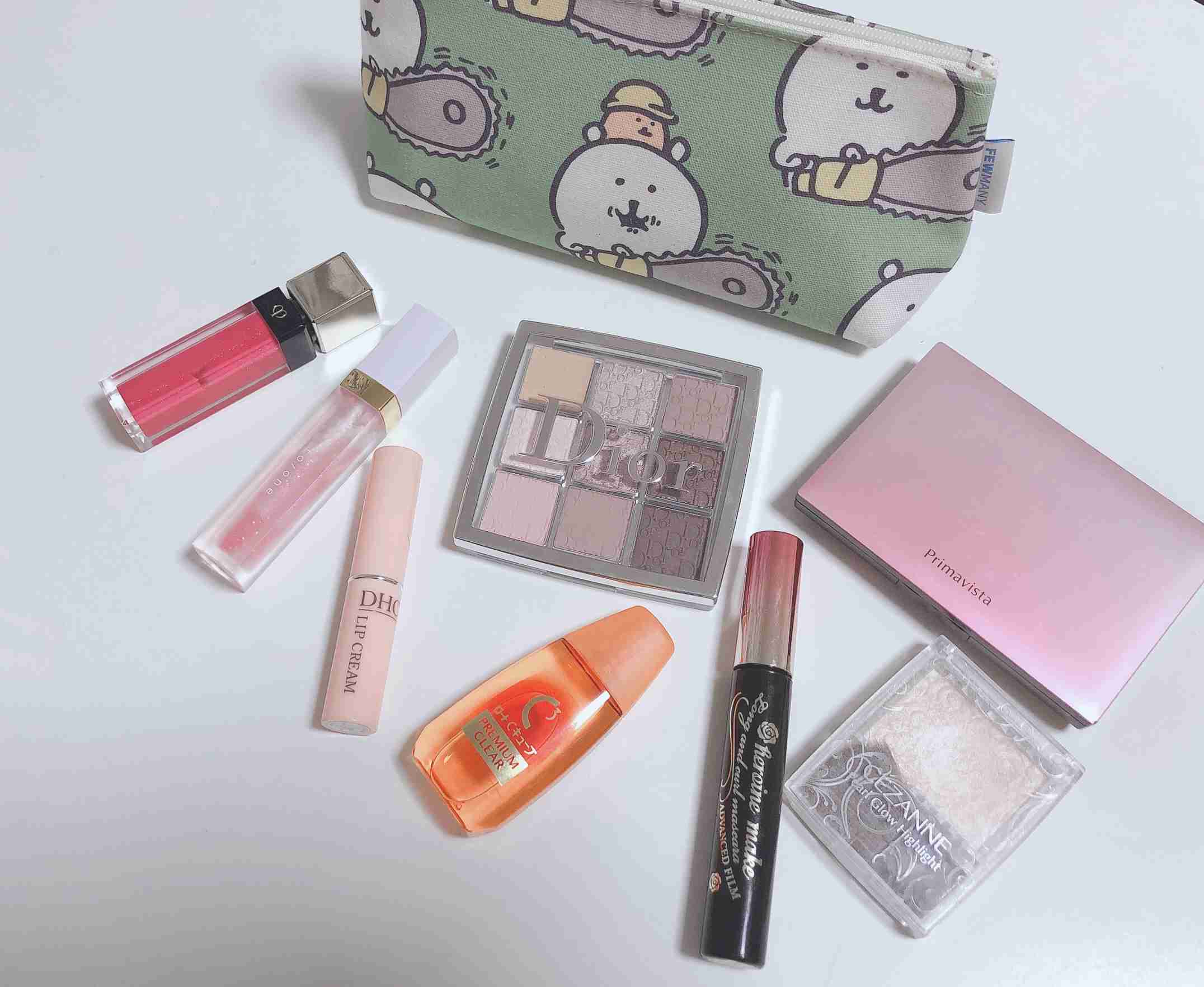 ポーチの中身を見せて下さい!