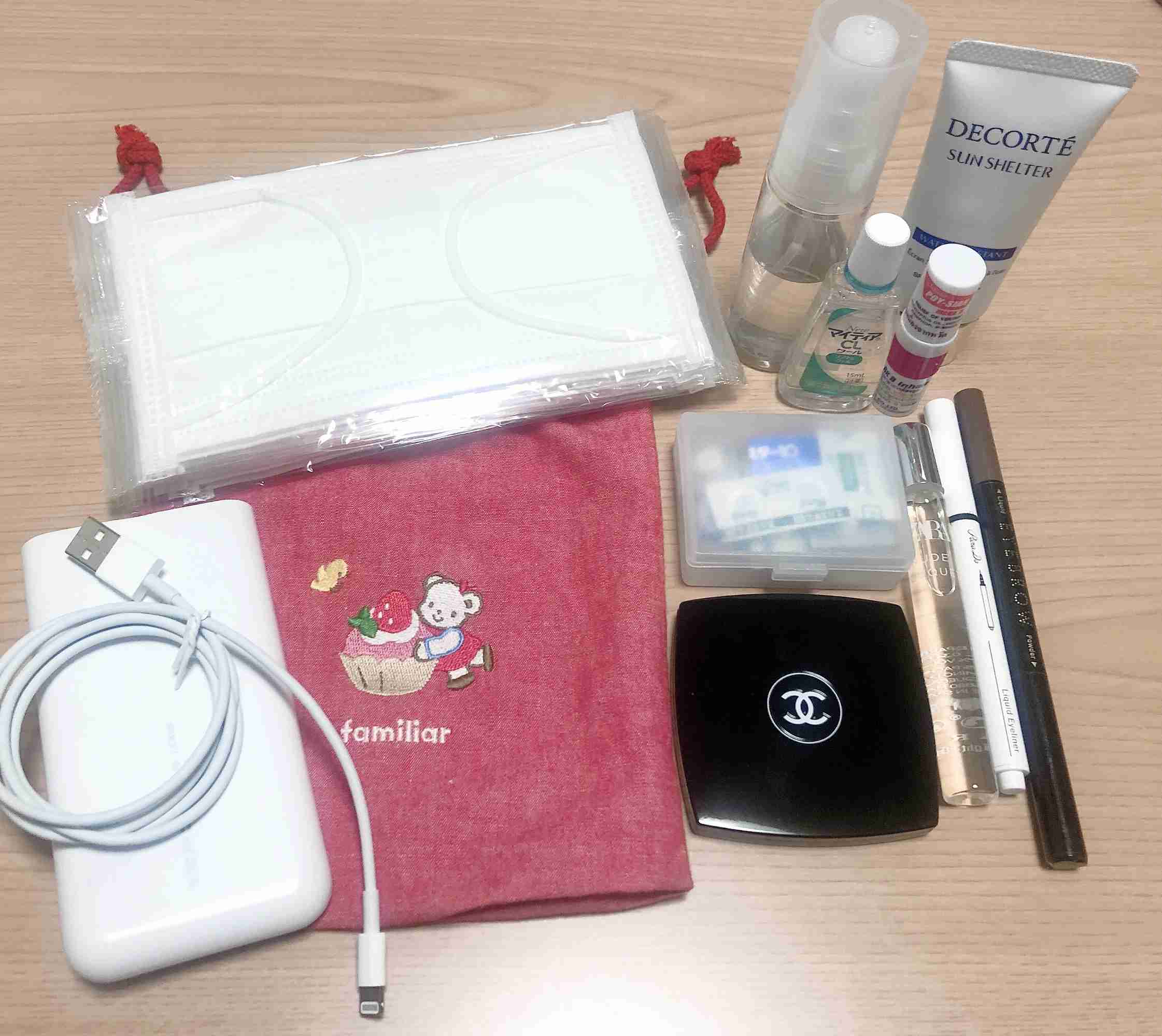 ポーチの中身を見せて下さい!