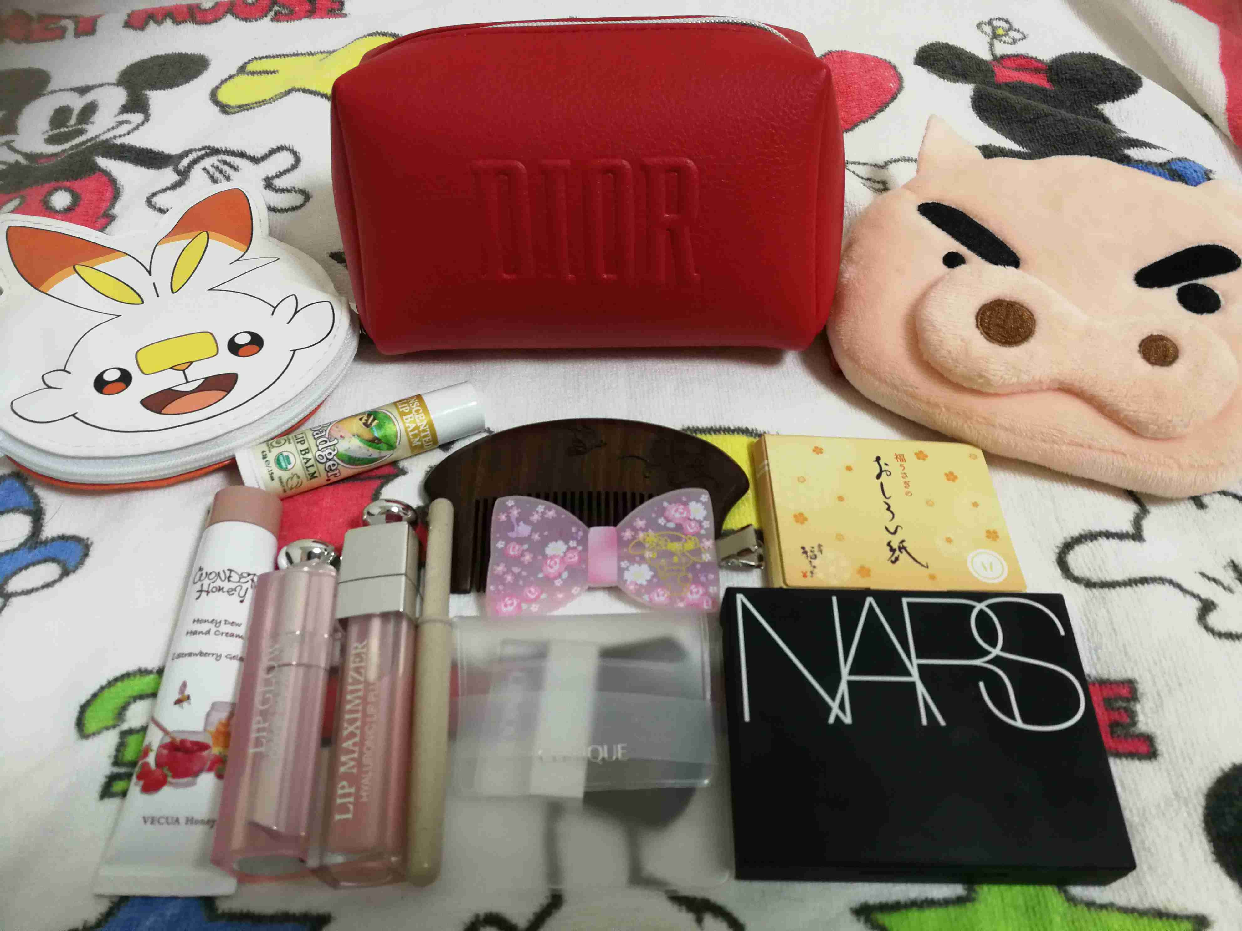 ポーチの中身を見せて下さい!