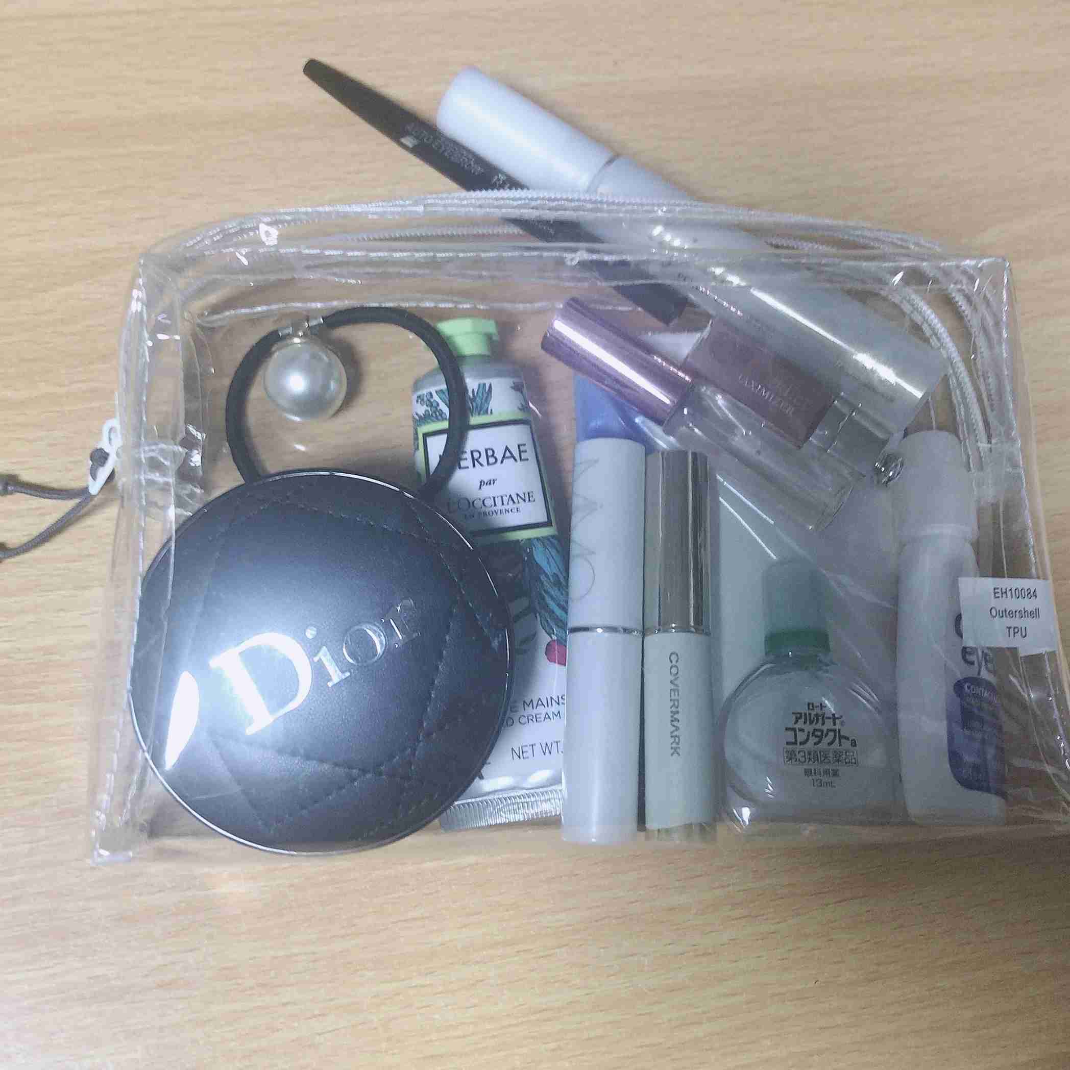 ポーチの中身を見せて下さい!