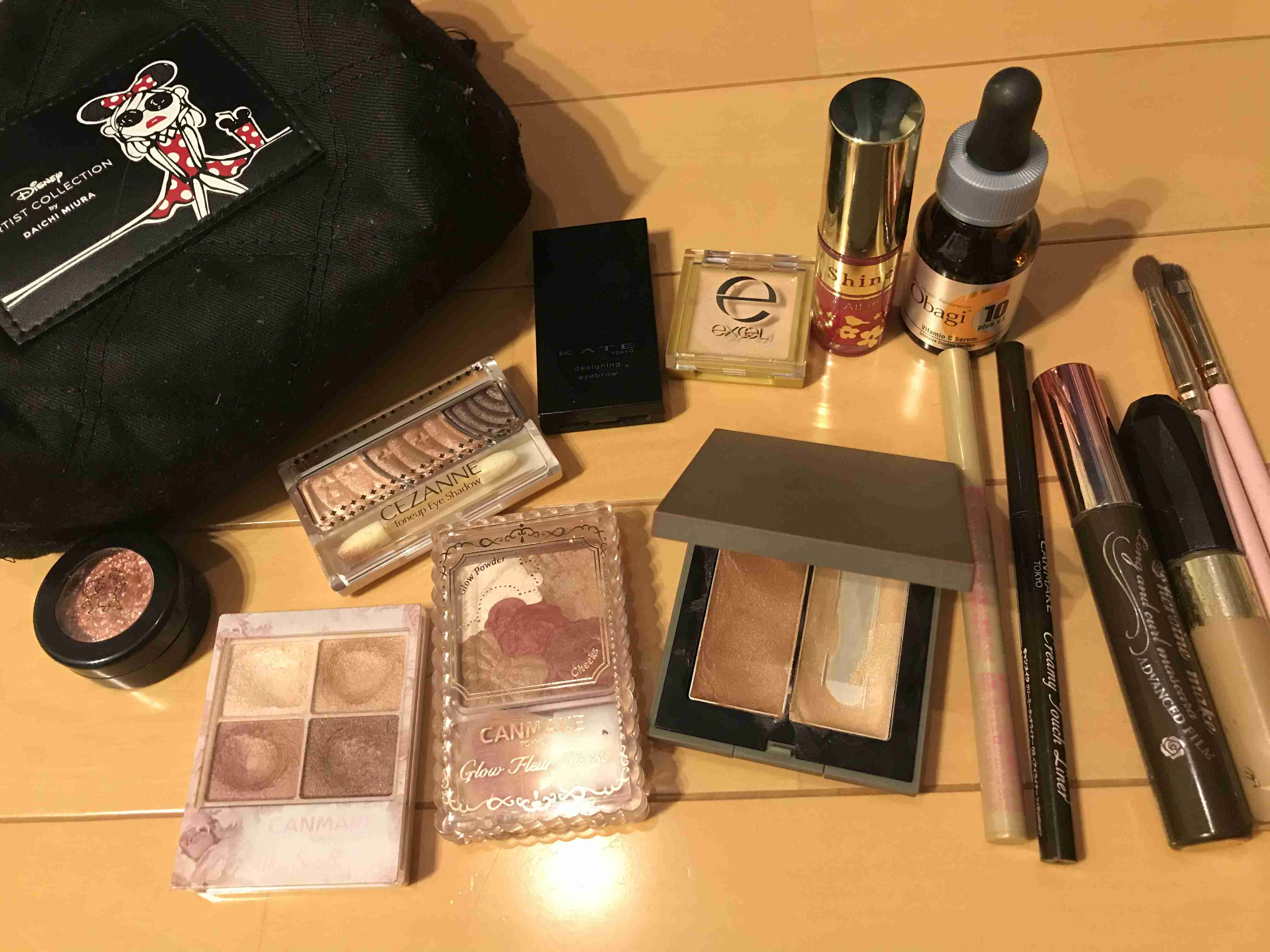 ポーチの中身を見せて下さい!