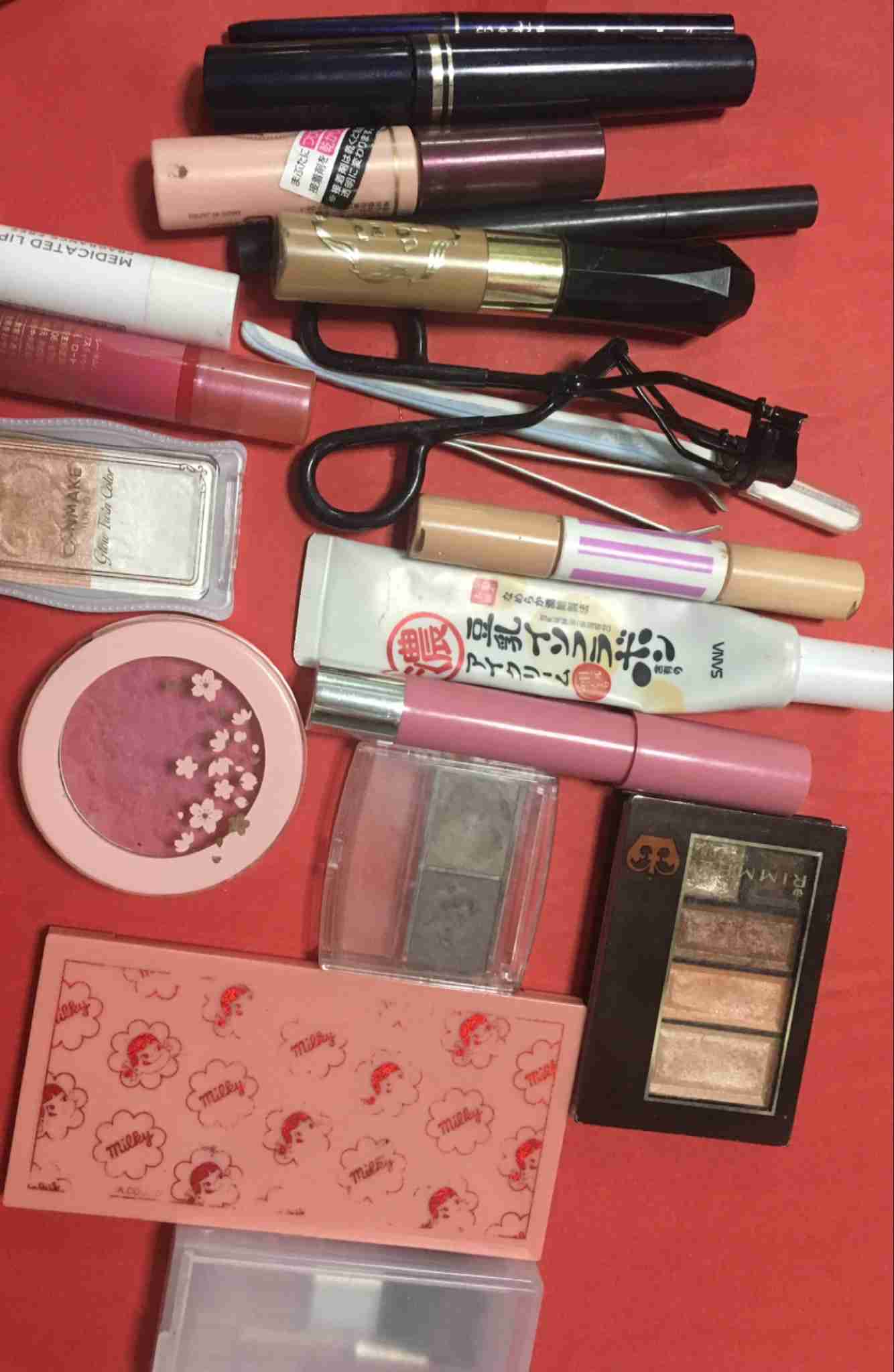 ポーチの中身を見せて下さい!