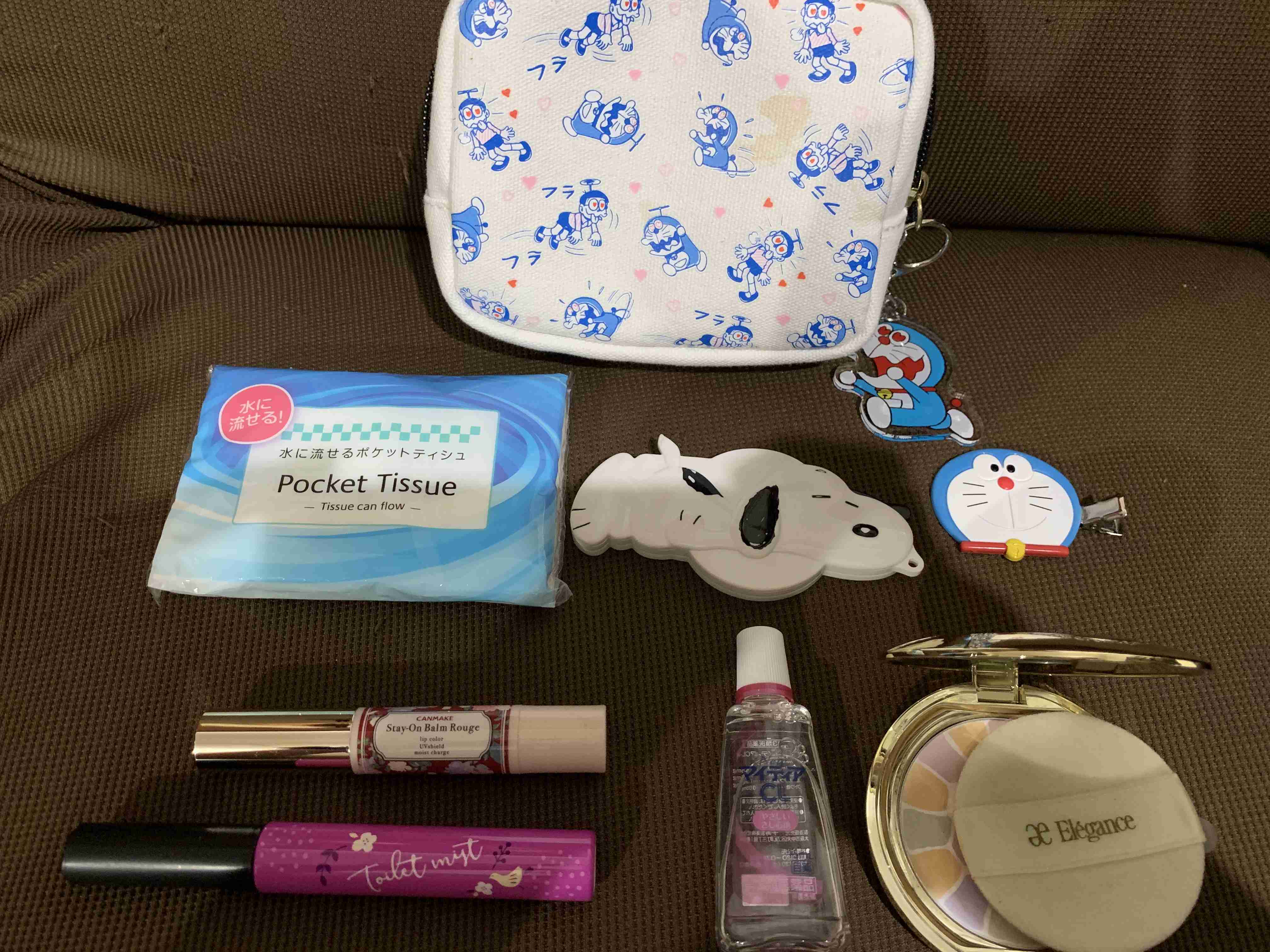 ポーチの中身を見せて下さい!