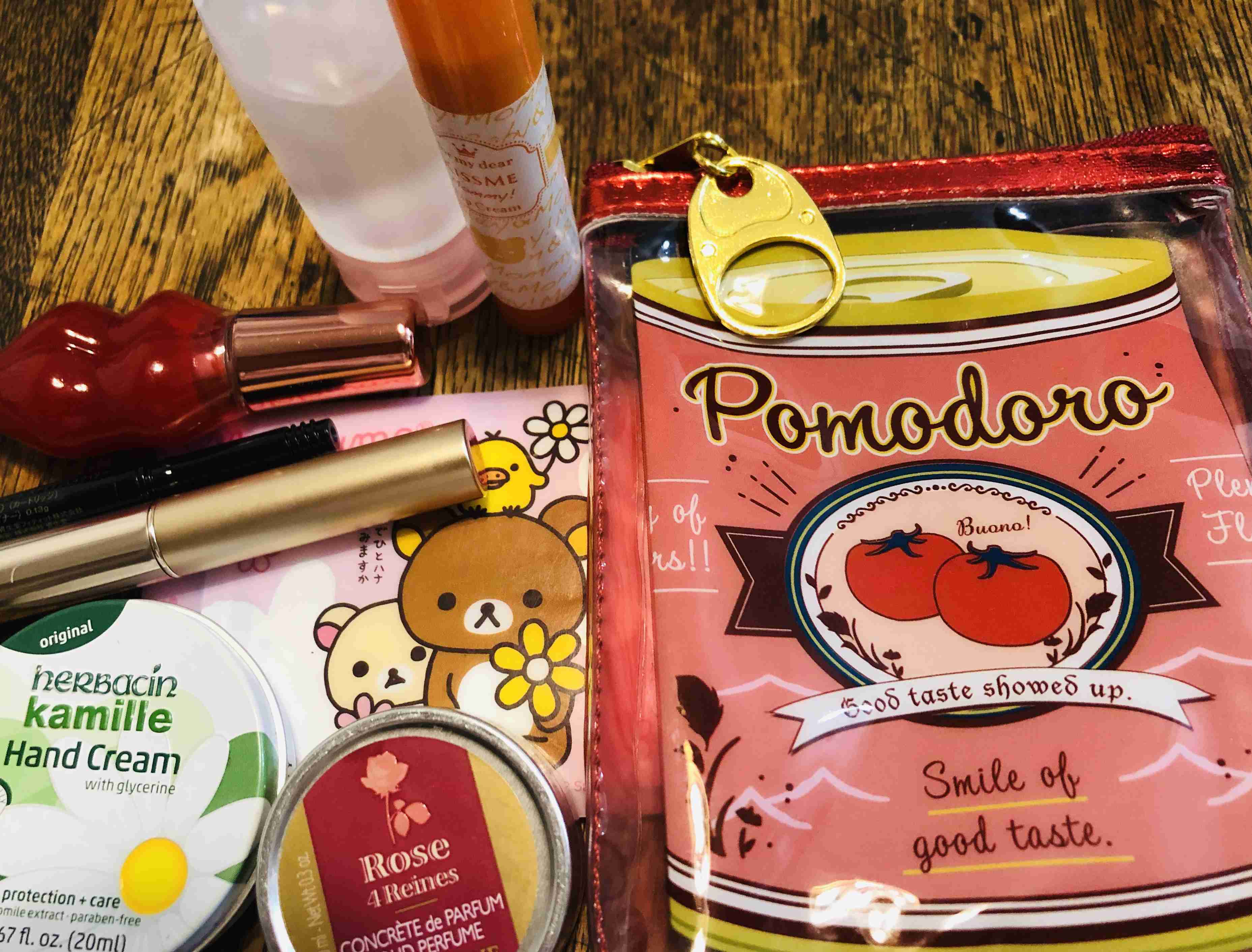 ポーチの中身を見せて下さい!