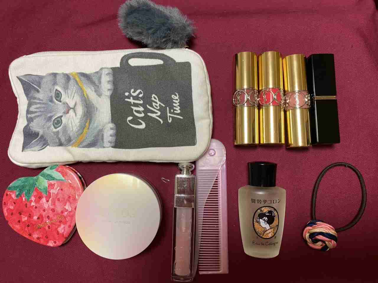 ポーチの中身を見せて下さい!