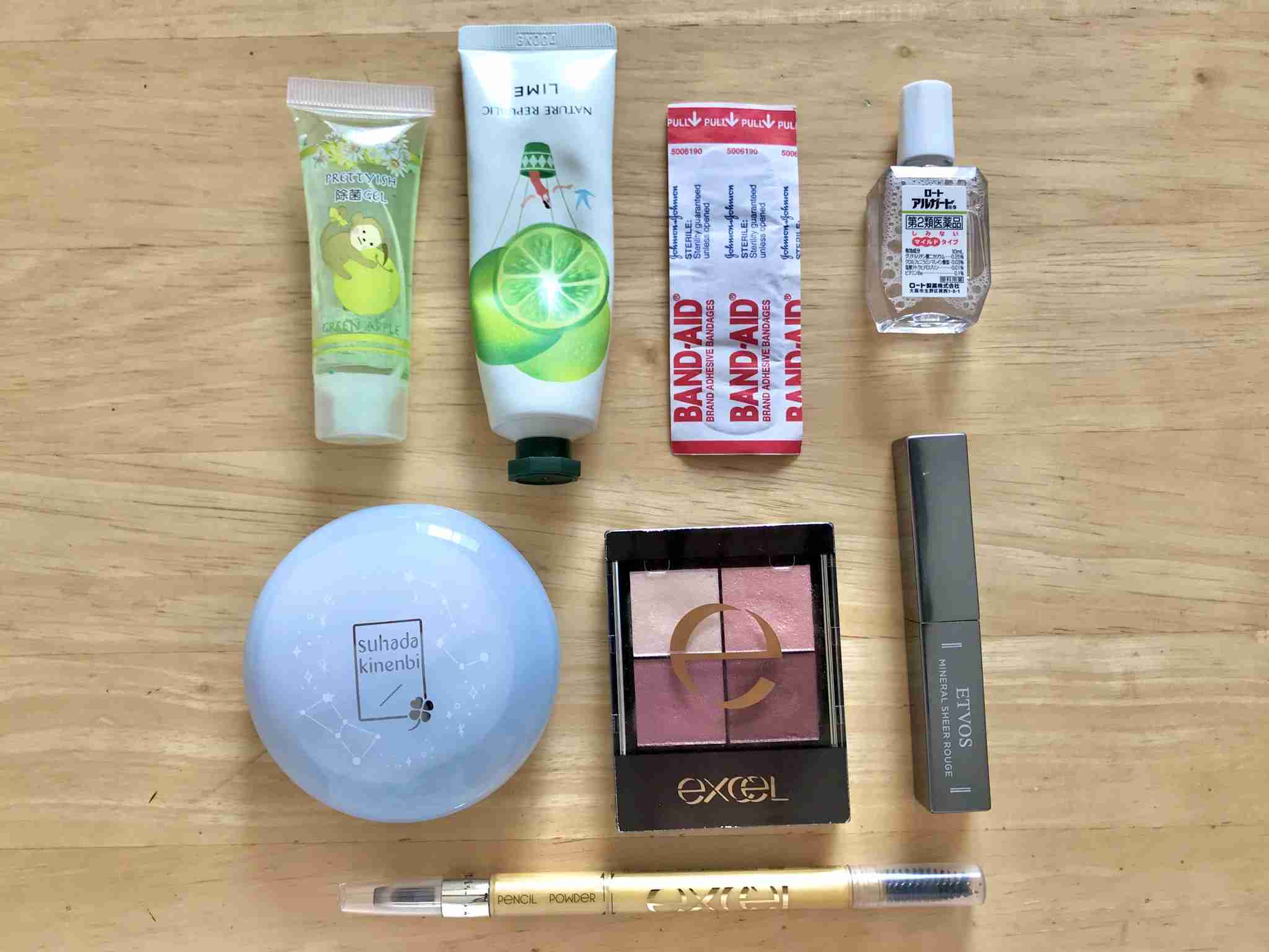 ポーチの中身を見せて下さい!