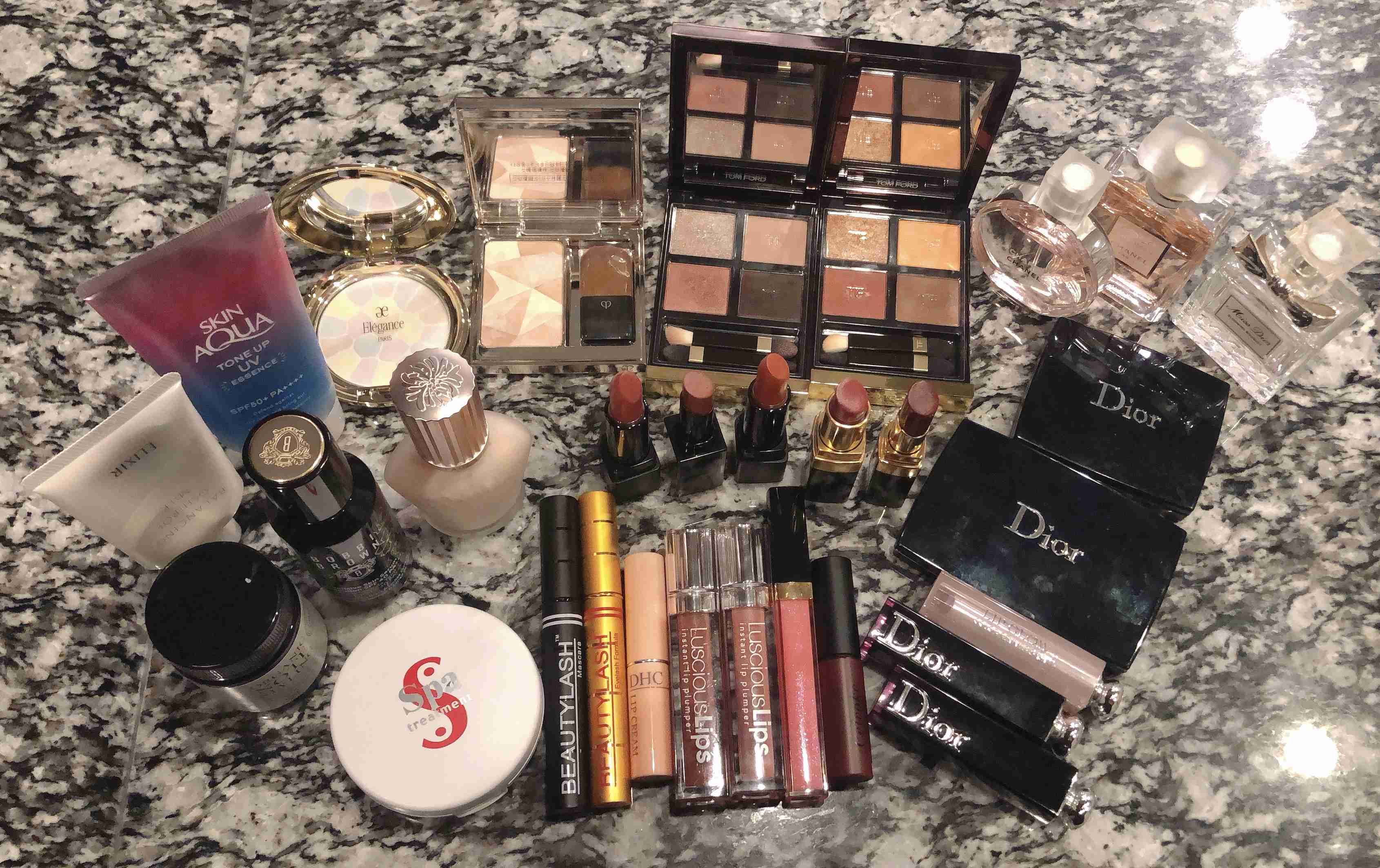 ポーチの中身を見せて下さい!