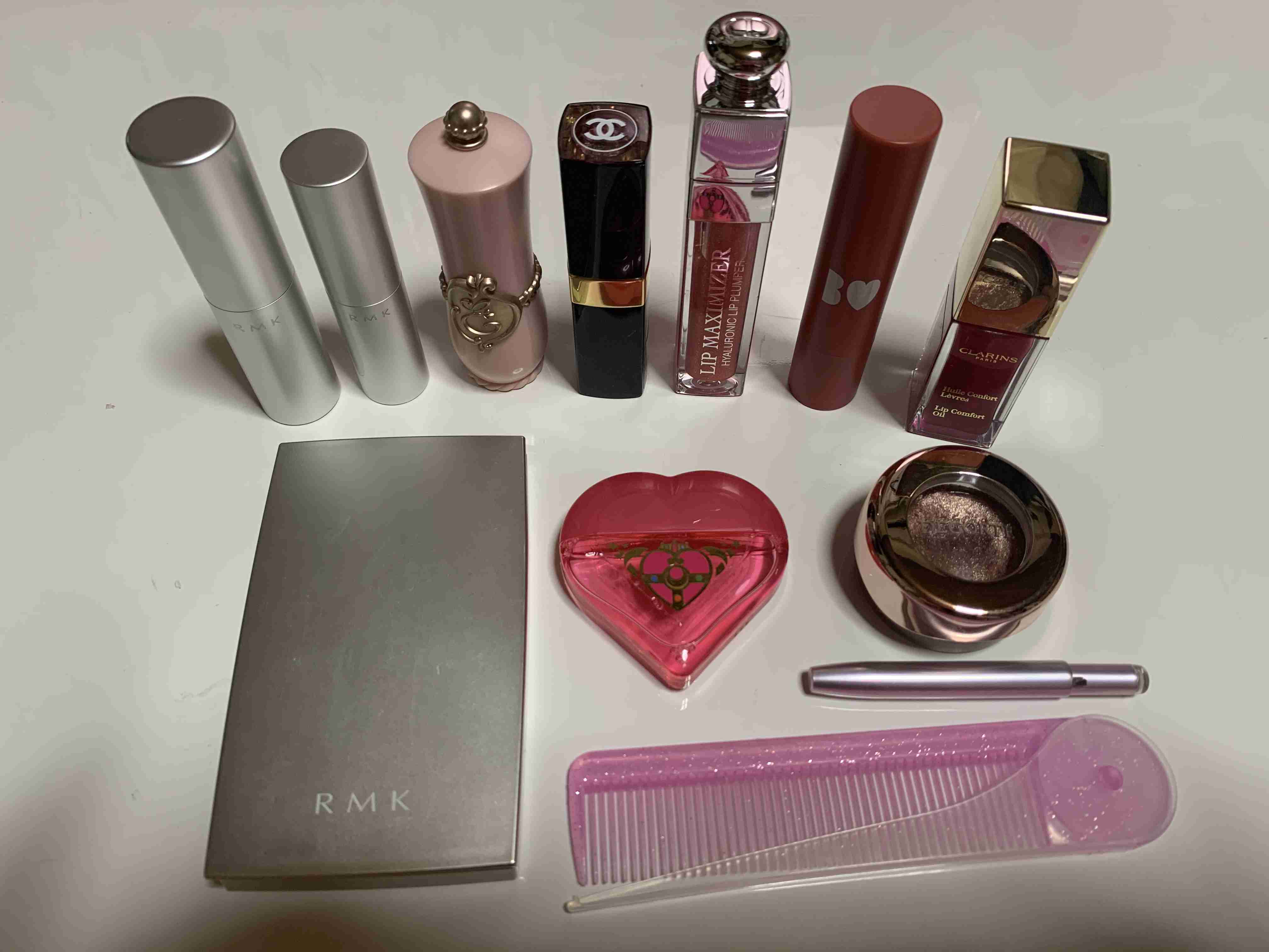 ポーチの中身を見せて下さい!