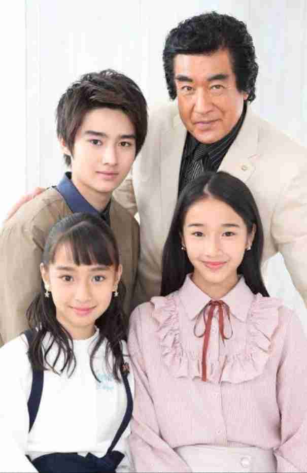 藤岡弘、のイケメン長男・真威人、親子ショット披露し「スタイル良すぎる、鼻高いし、もう完璧」「隅々までおしゃれ」