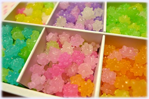 ガラス細工、飴細工に癒されるトピ