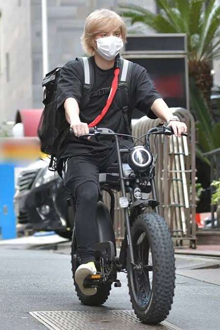 手越祐也、ジャニーズ事務所と契約終了 NEWSは3人で活動継続へ