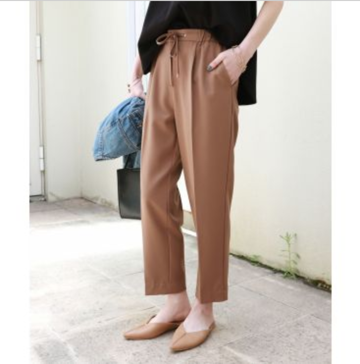 新入社員のオフィス服