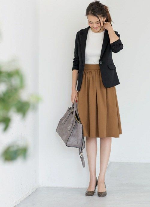 新入社員のオフィス服