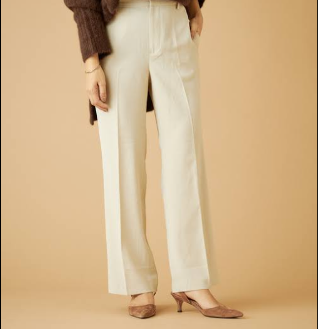 新入社員のオフィス服