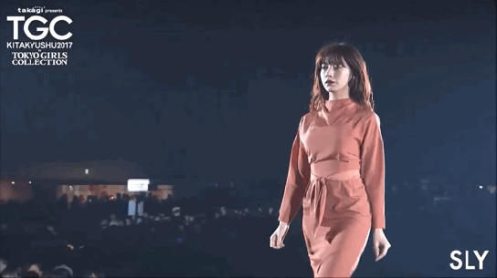 池田エライザ、「太陽の塔」に扮した姿披露に「破壊力すご」「お茶目過ぎです」「爆発だ」