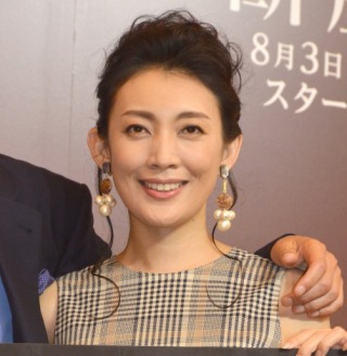 アプリで芸能人を性転換させてみるトピ