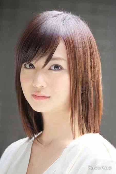アプリで芸能人を性転換させてみるトピ