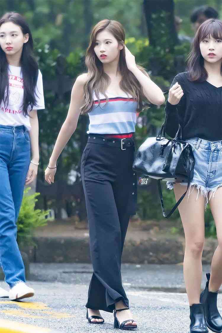骨格ウェーブの夏服
