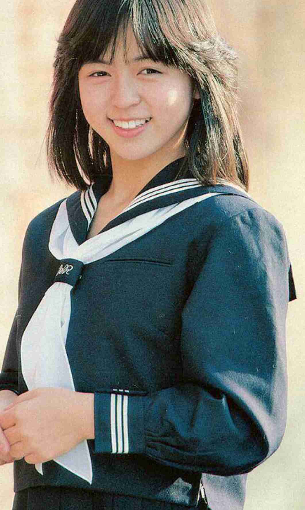 制服が似合ってる芸能人の画像を貼るトピ