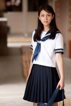 制服が似合ってる芸能人の画像を貼るトピ