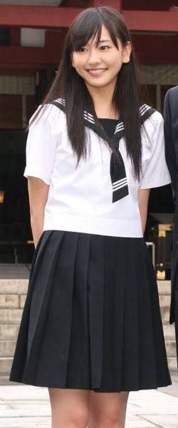 制服が似合ってる芸能人の画像を貼るトピ