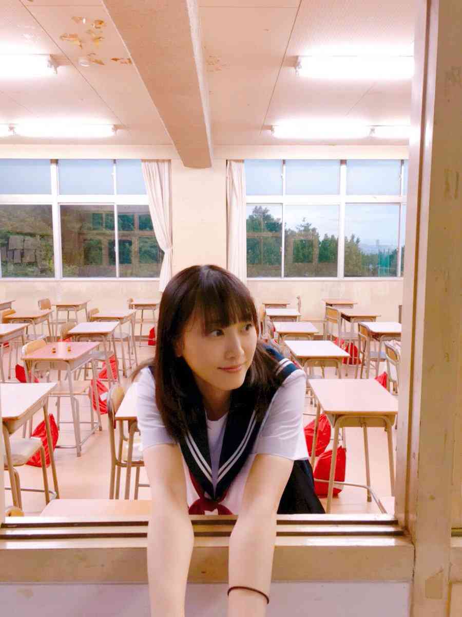 制服が似合ってる芸能人の画像を貼るトピ