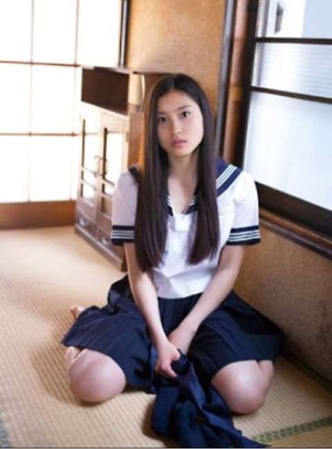制服が似合ってる芸能人の画像を貼るトピ