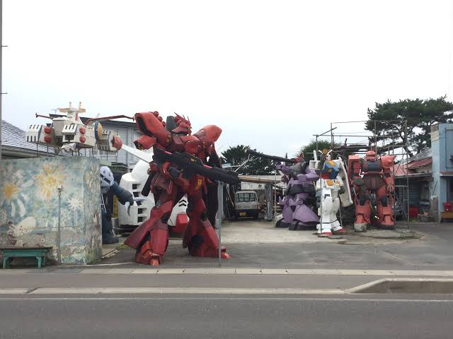 がに股の「へたれガンダム」、ビームライフル盗まれる