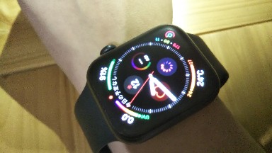 Apple watch気になっています！眠れないほど！笑
