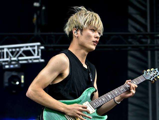 ボーカル以外の画像を貼ってバンド名を当てるトピ