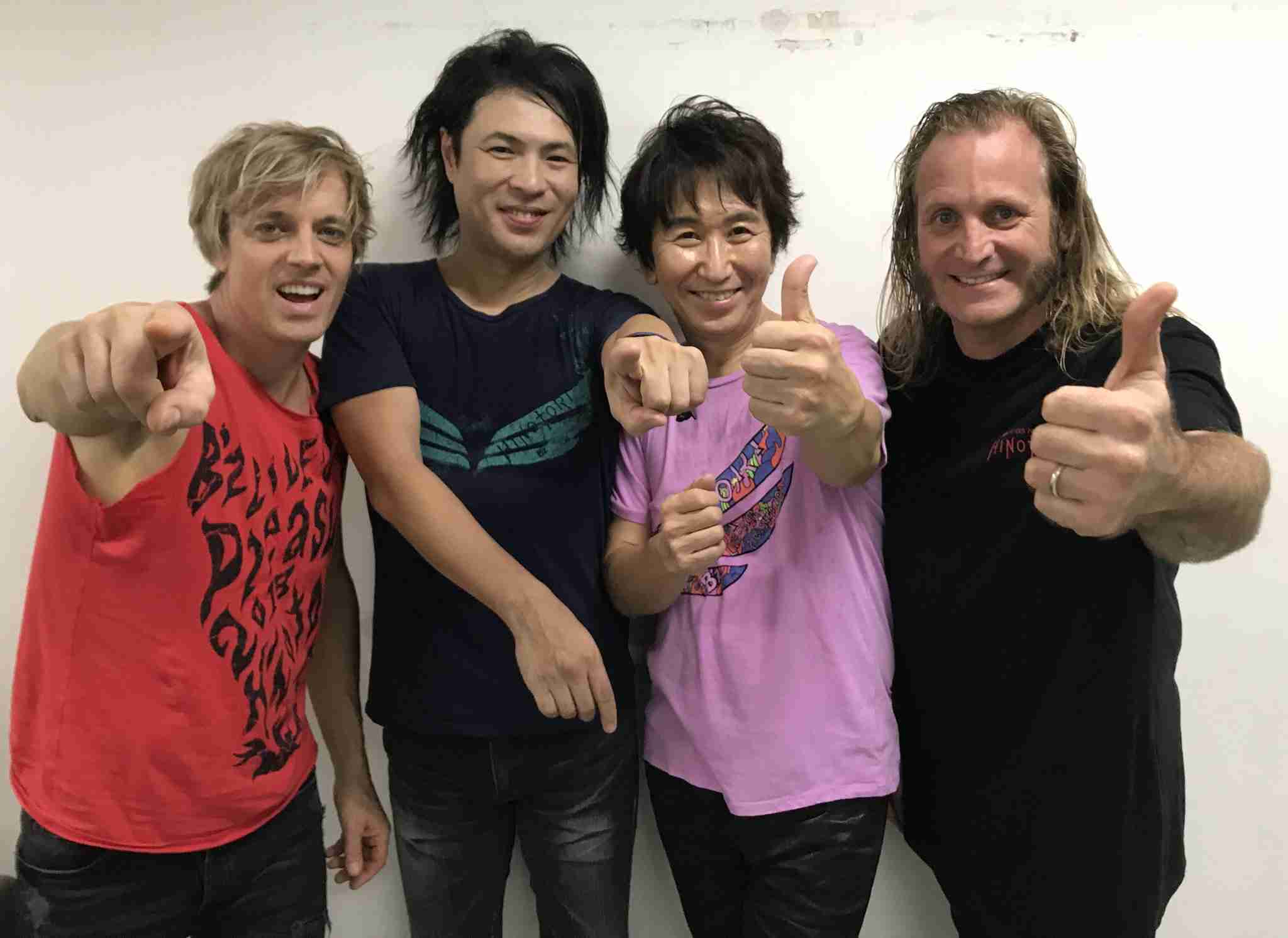 ボーカル以外の画像を貼ってバンド名を当てるトピ