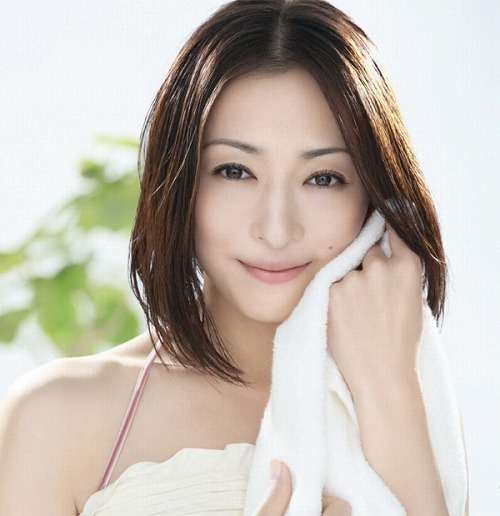 センター分けが似合っている人の画像