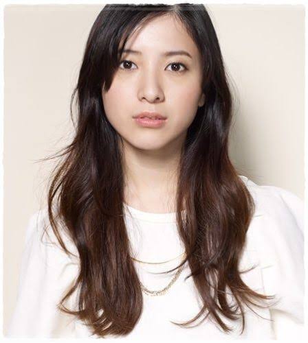 センター分けが似合っている人の画像
