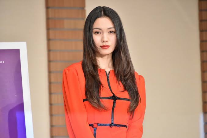 センター分けが似合っている人の画像