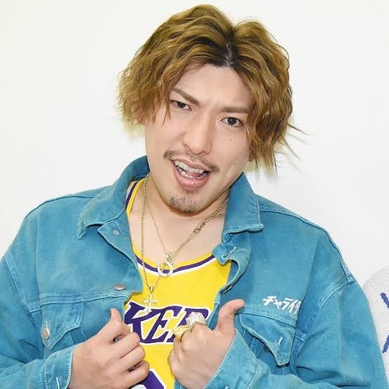 センター分けが似合っている人の画像
