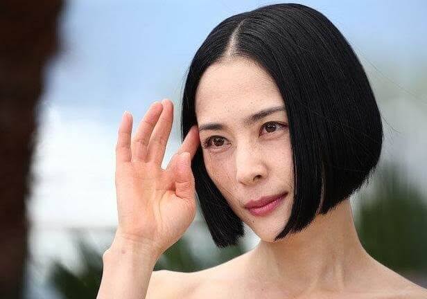 センター分けが似合っている人の画像