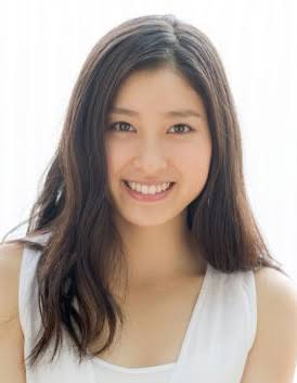 センター分けが似合っている人の画像