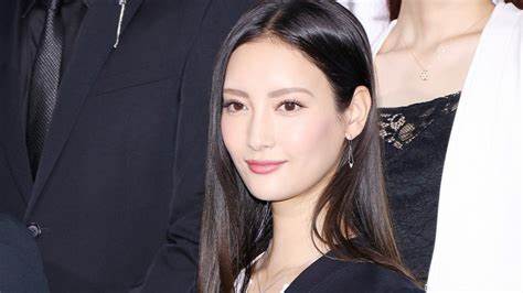 センター分けが似合っている人の画像