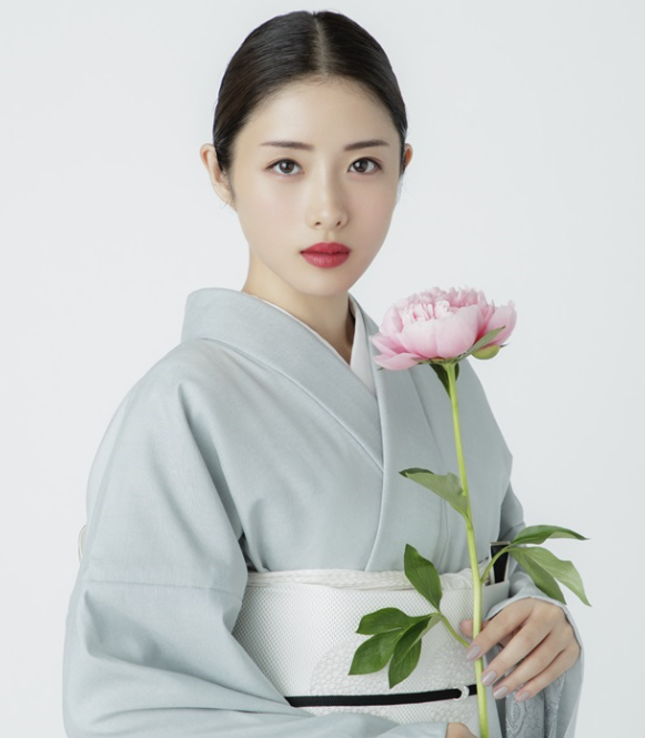 センター分けが似合っている人の画像