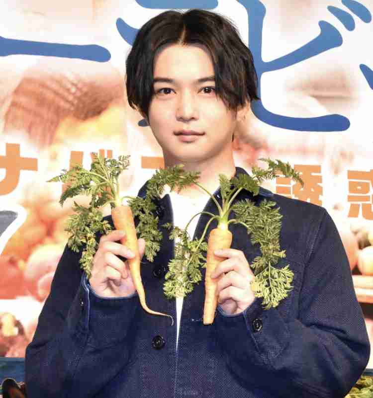 センター分けが似合っている人の画像