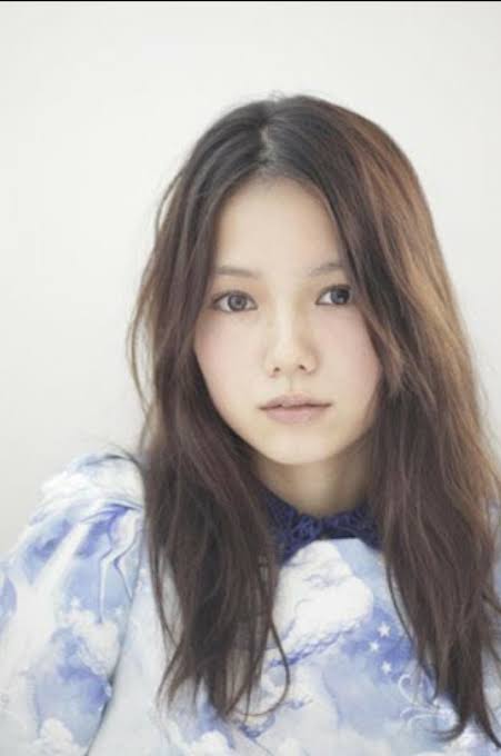 センター分けが似合っている人の画像