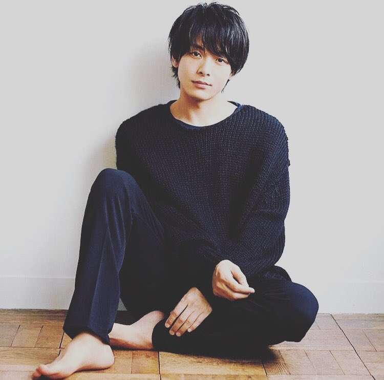 中村倫也の未公開カット公開「本当に全身色気男ですね」「こんなお宝がまだ残っていたなんて!!」