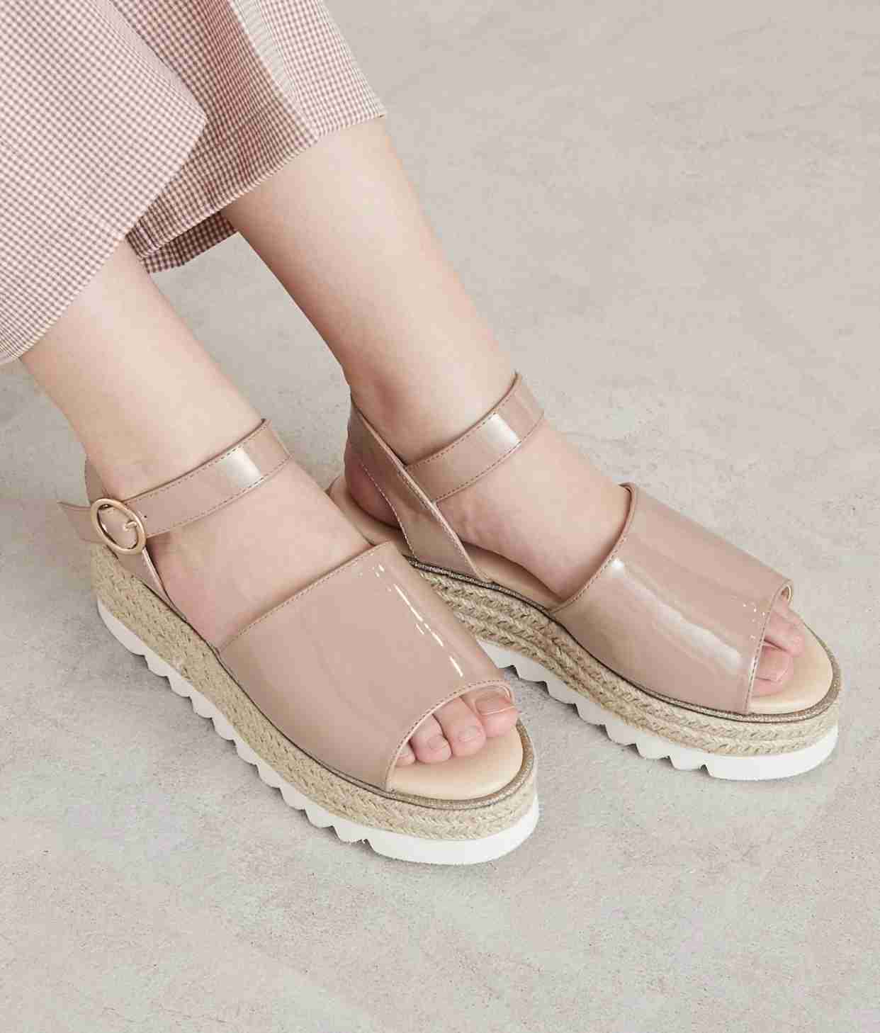 かわいい欲しいと思ったスニーカーを貼るトピ